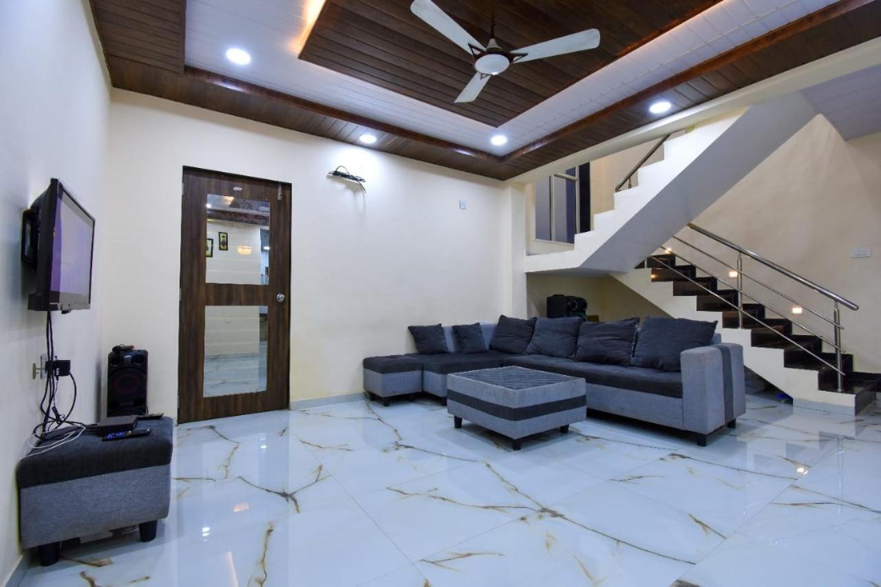 Beauty And The Beast 4Bhk Villa Лонавала Екстериор снимка